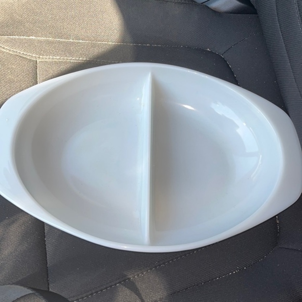 Pyrex platter . All white great condition